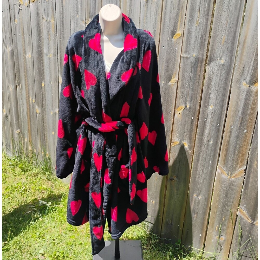 Victoria Secret Cozy Plush Short Robe XL XXL Black Red Heart Fleece Lounge - Picture 3 of 10